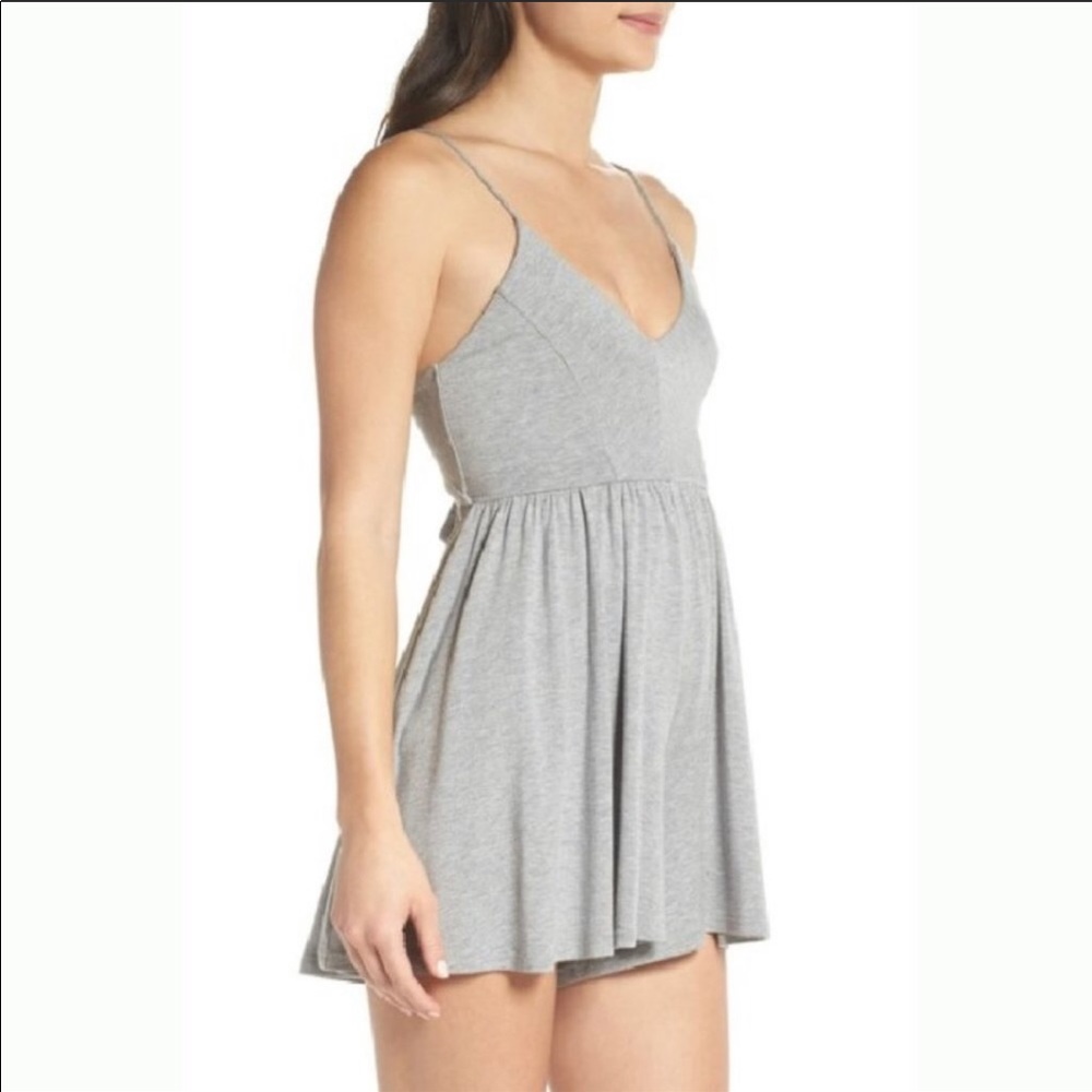 Sam Edelman Romper w. Keyhole back - Picture 3 of 7